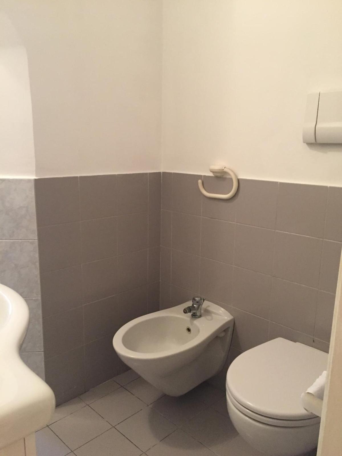 Natalia's 2-rooms Cozy Flat, Only 10 Min To Duomo * Milano