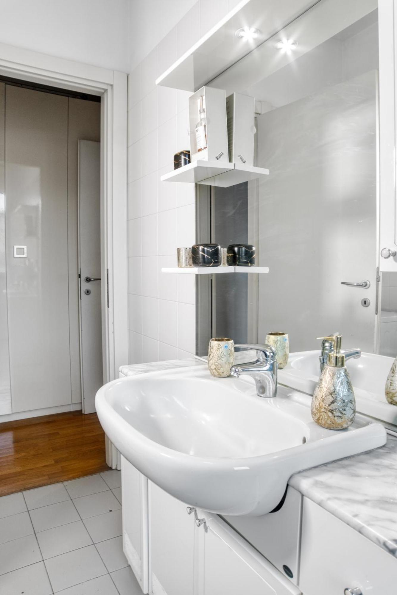 Leilighet Cozy And Charming 2-bedroom In Isola With Big Terrace