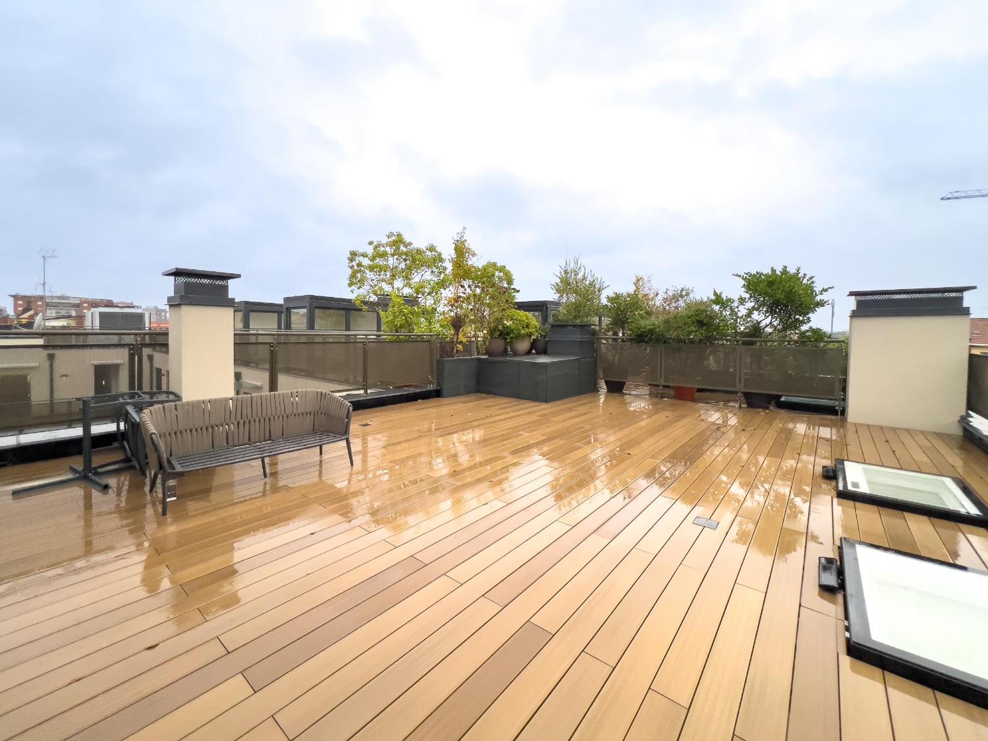 Bright With Terrace And Pool Appartement Milaan
