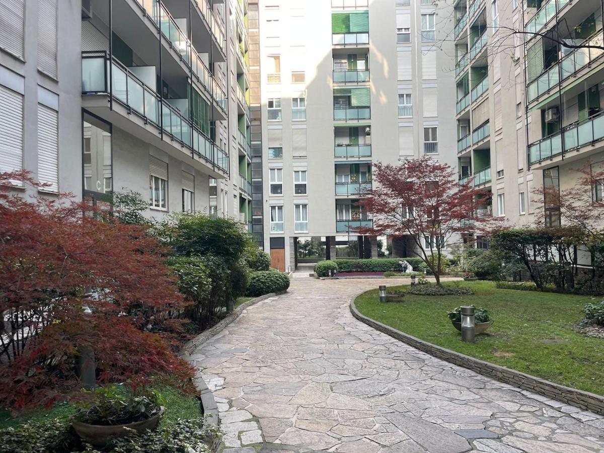 Appartamento Eleganza Milanese Near Duomo & Metro *