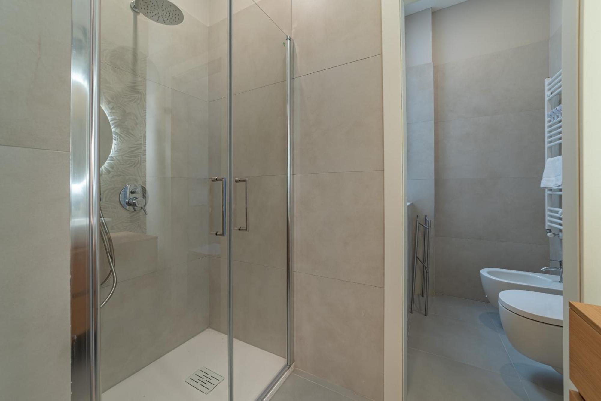 5' From Station, Elegance And Class Milano