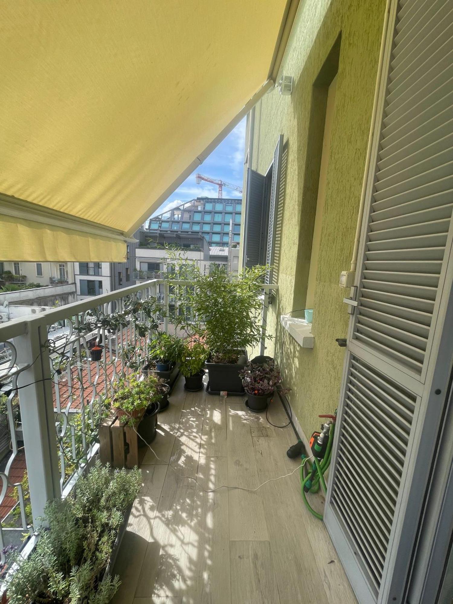 Apartment Isola - Bright 2-room With Balcony