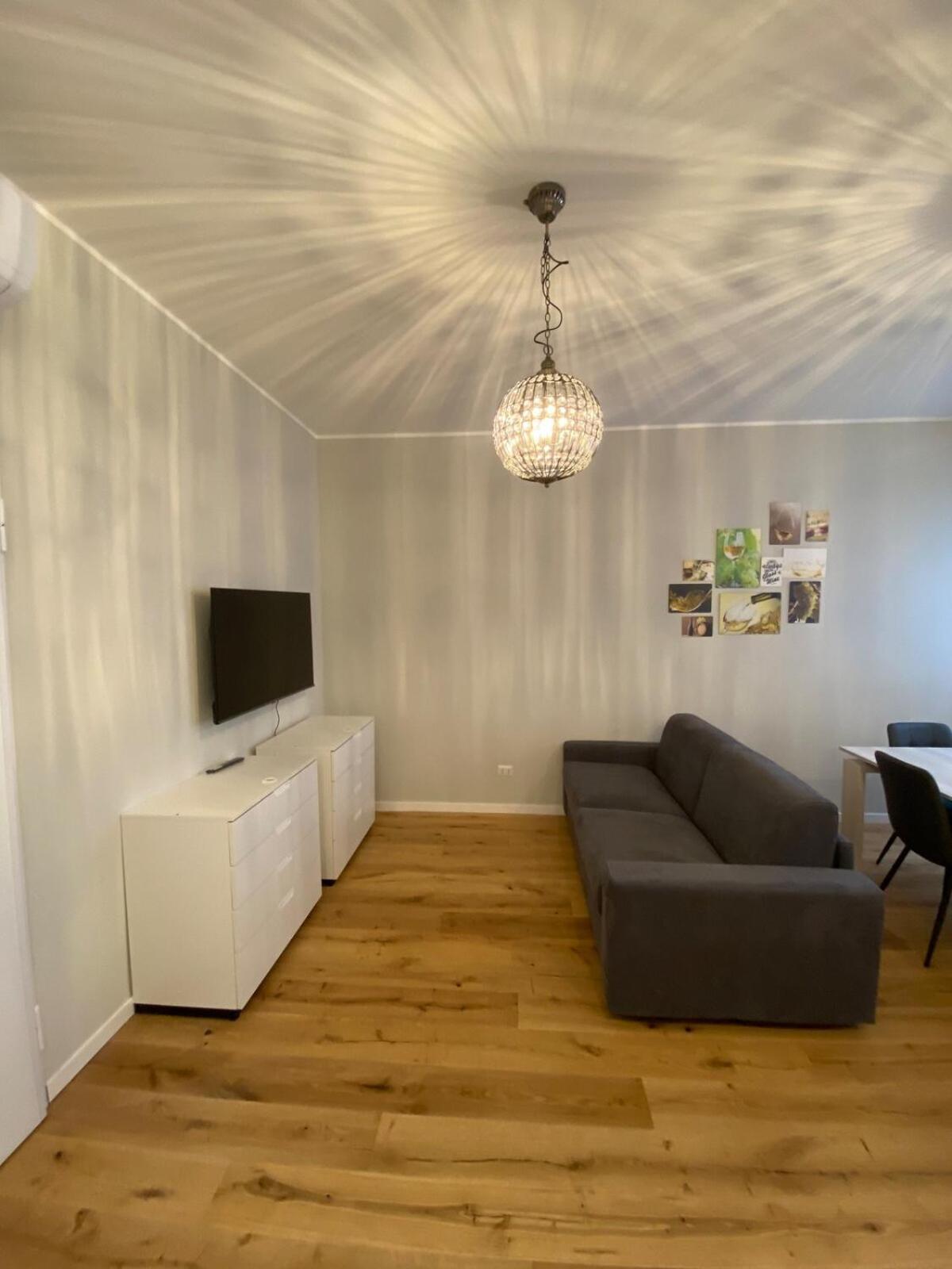 Leopardi Apartment Milan