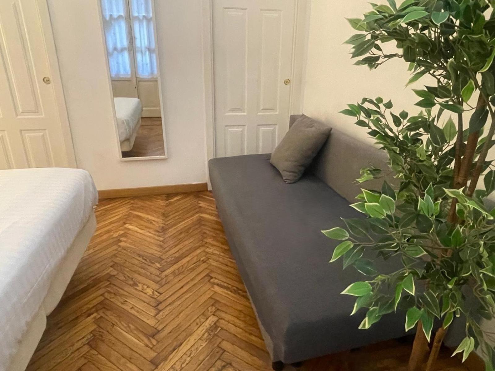 Dhomes - And Apartment *