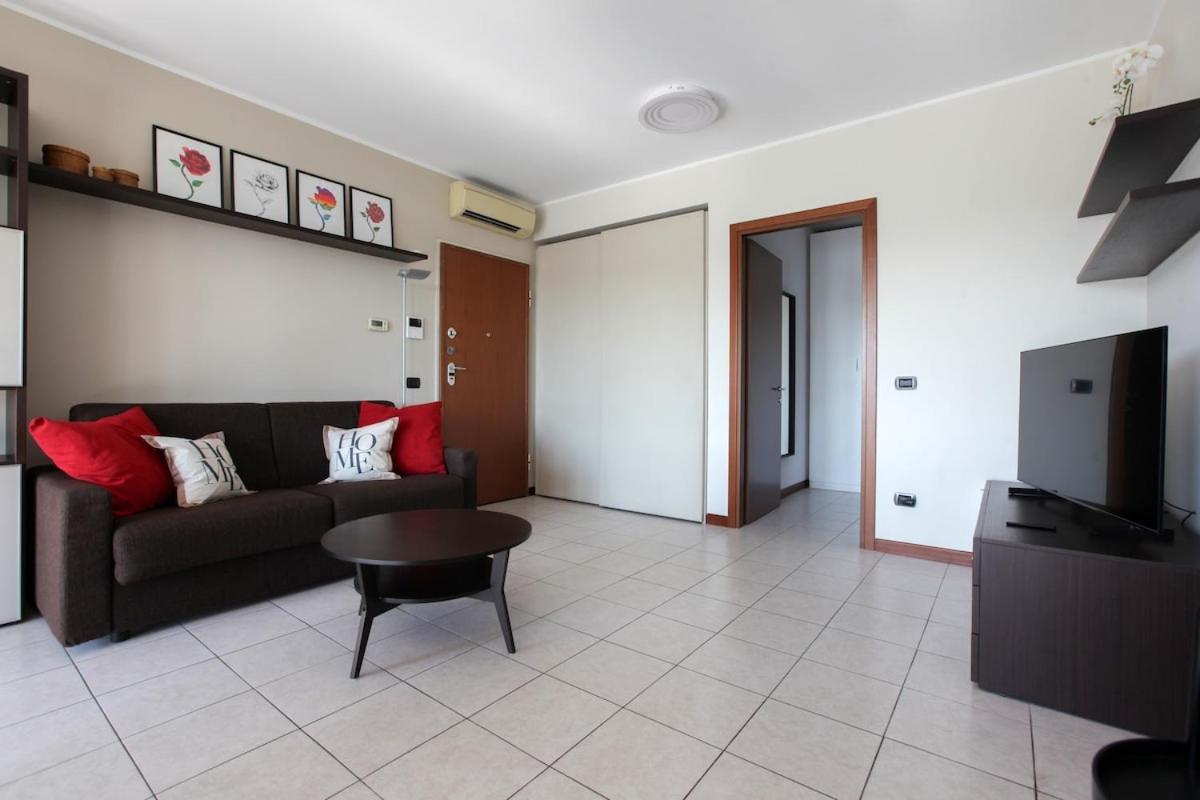 Apartment Luminoso Con Ampio Terrazzo A 10 Minuti Dalla Metro Mailand