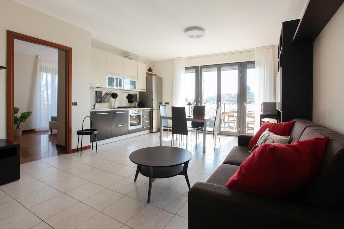 Apartment Luminoso Con Ampio Terrazzo A 10 Minuti Dalla Metro