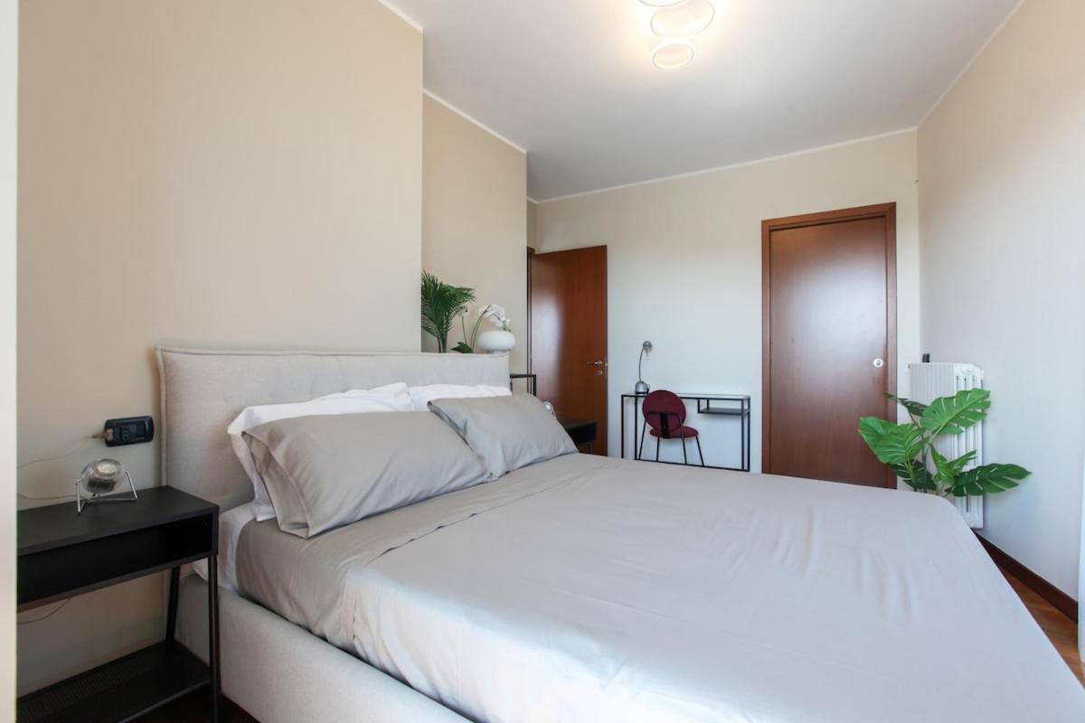 Apartment Luminoso Con Ampio Terrazzo A 10 Minuti Dalla Metro Mailand