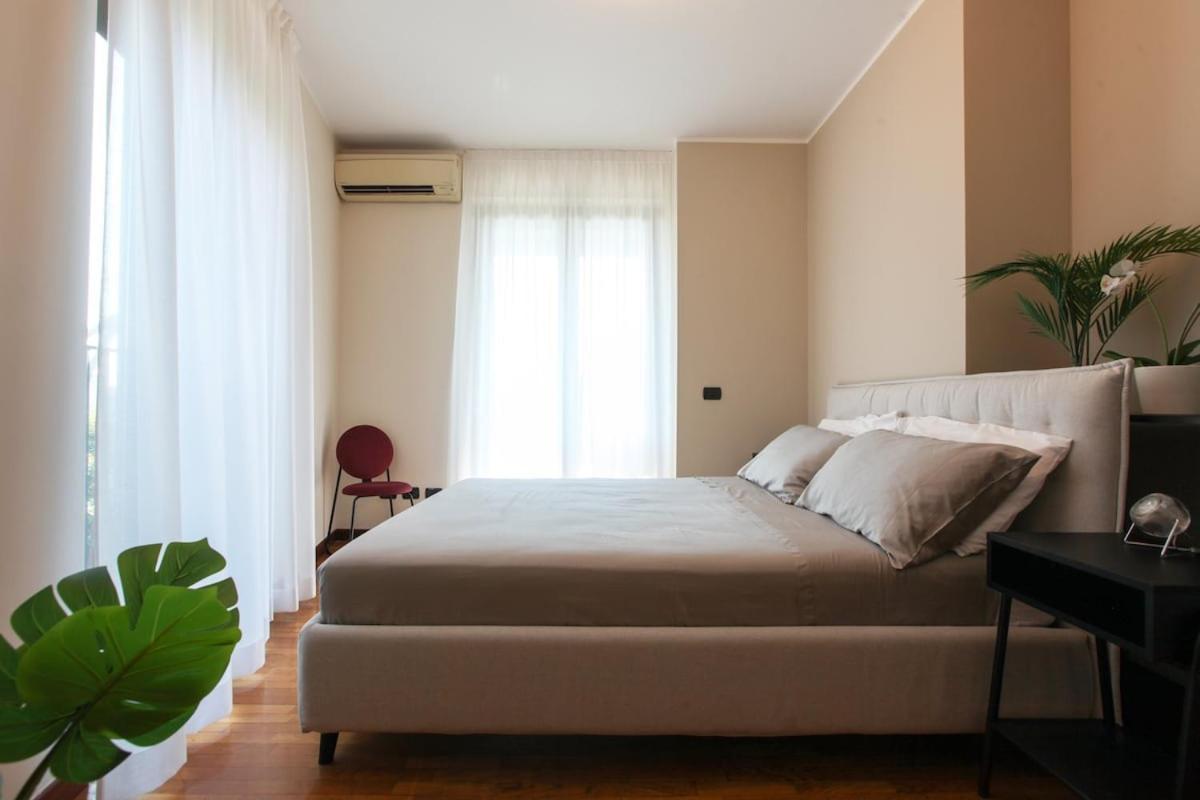 Apartment Luminoso Con Ampio Terrazzo A 10 Minuti Dalla Metro Mailand