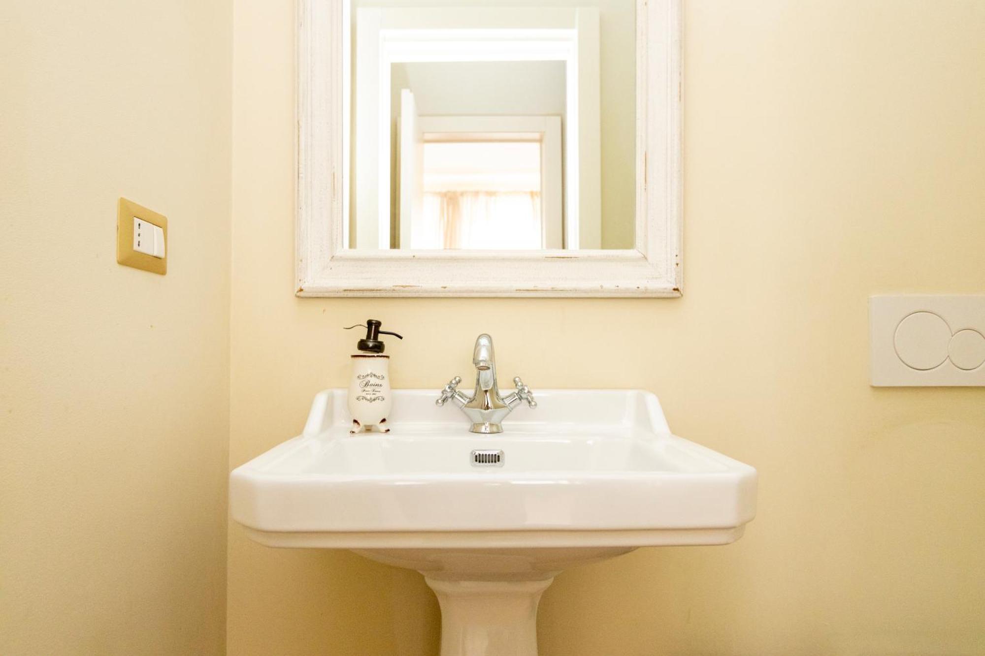 Exclusive In Station - Duomo 5 In Minutes Appartement