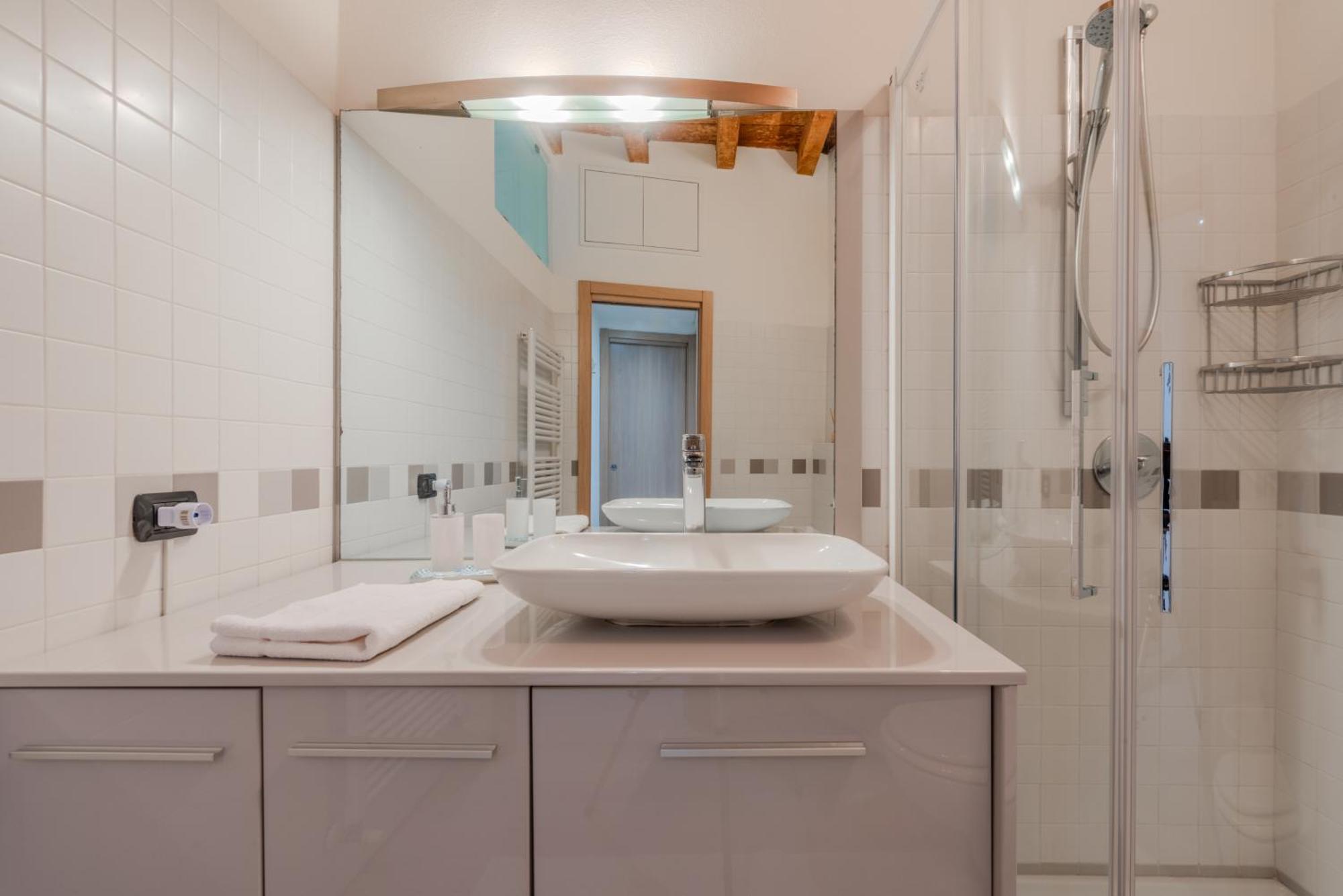 Crocetta Modern Flat Apartment *
