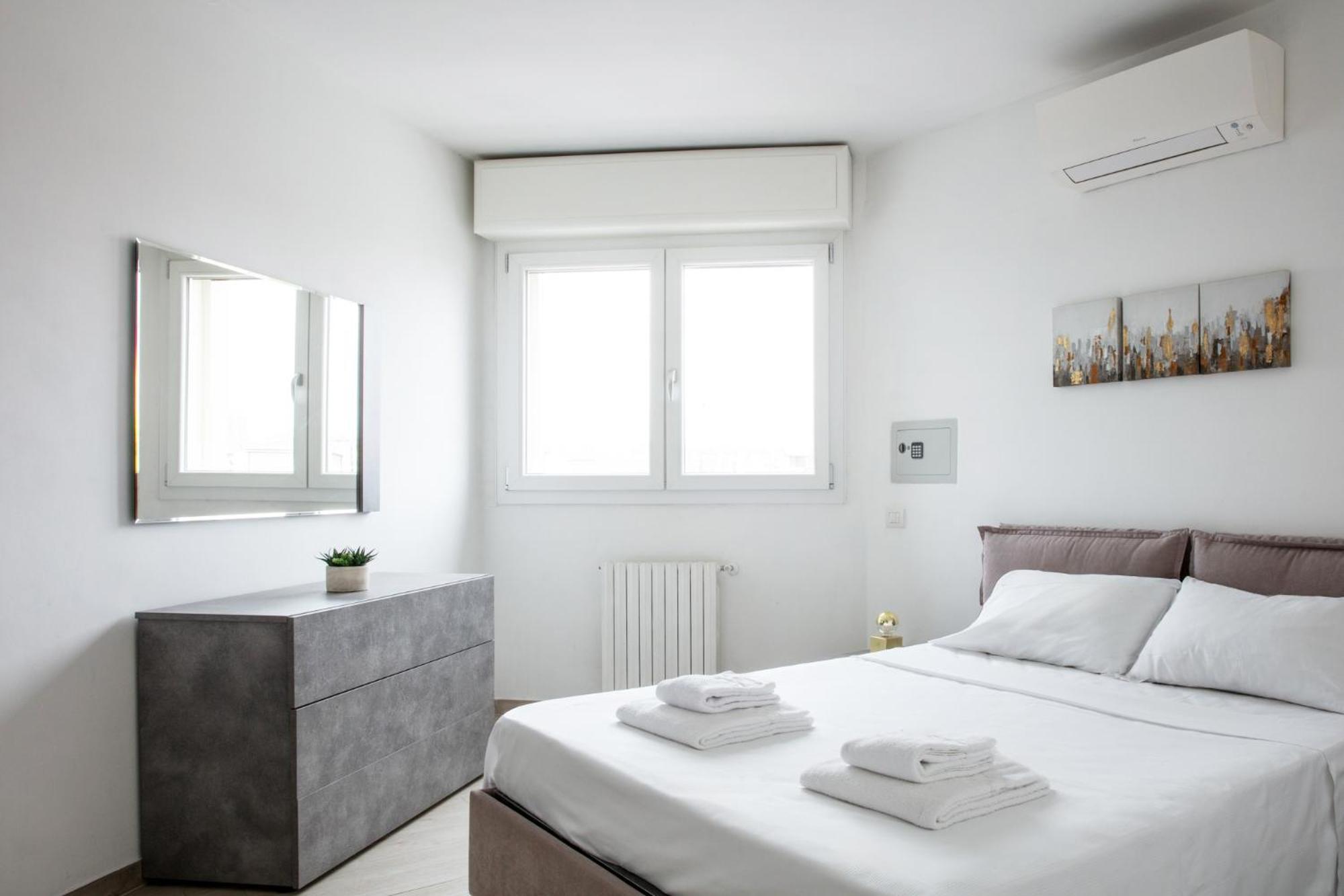 Dehomes - Porta Genova Luxury