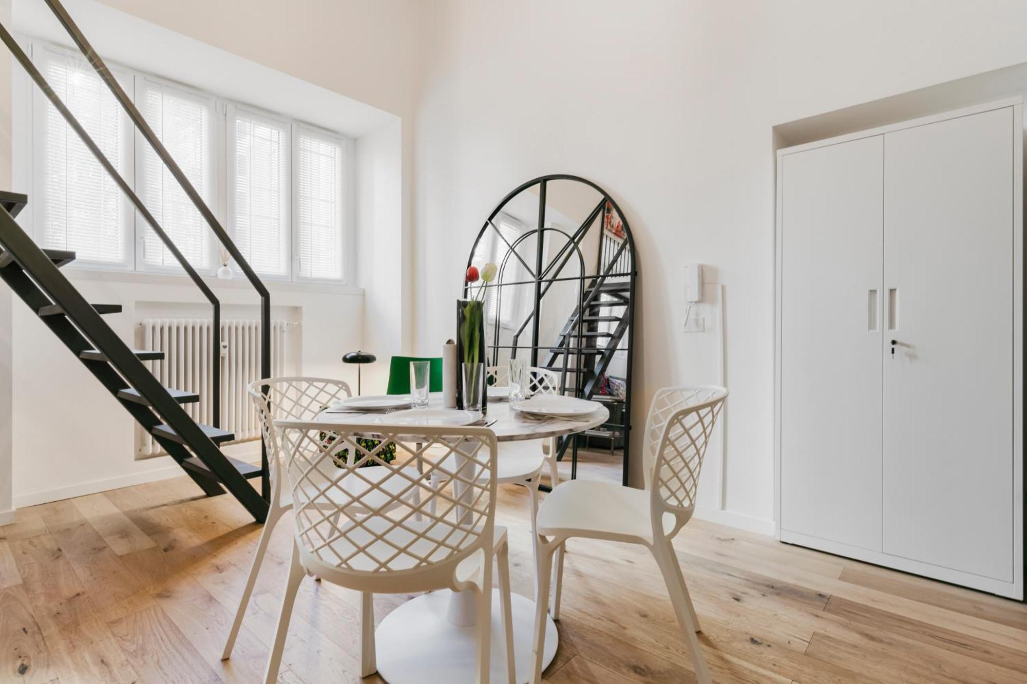 Casa In Palazzo Liberty - E Ben Collegato * Milano