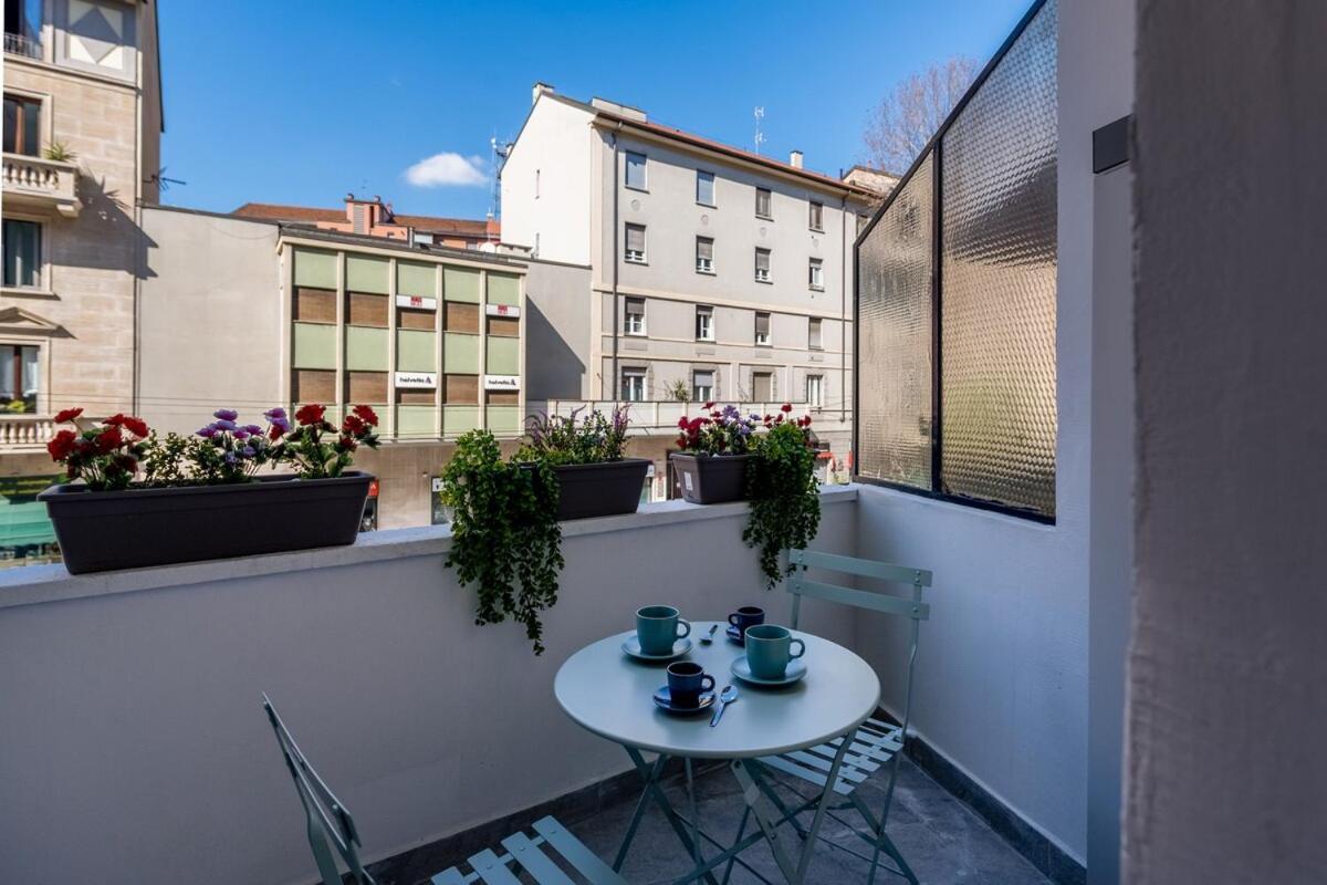 Bright Elegant Flat With Balcony, Portello Appartamento