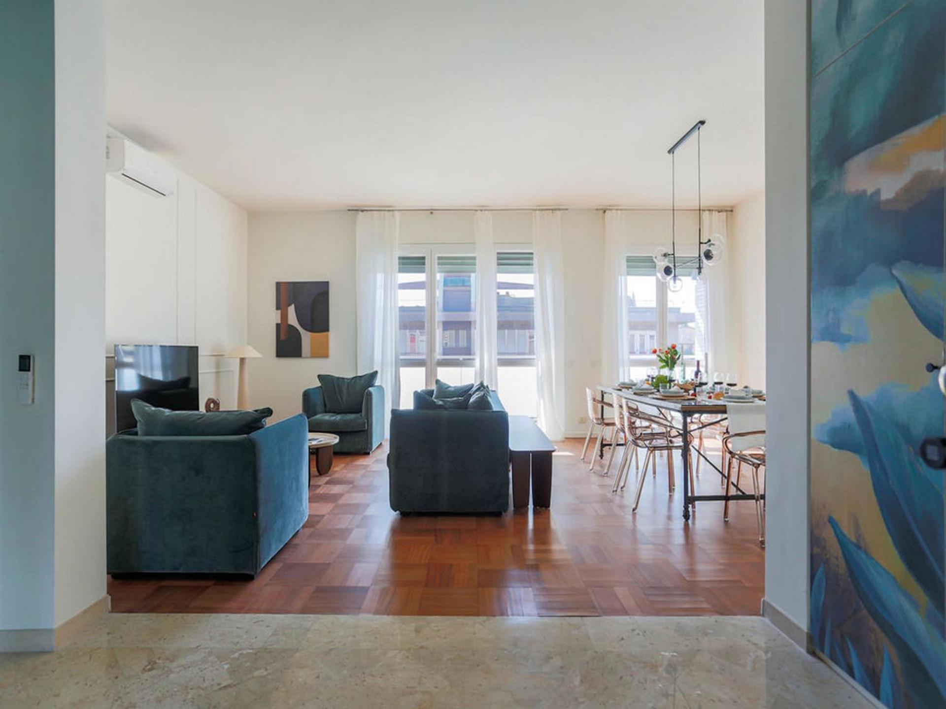 The Rent - Wonderful Multi-bedroom In The Area Colonne Di San Lorenzo Apartment
