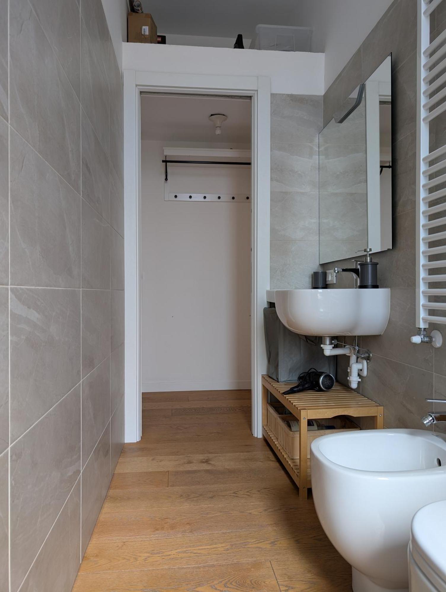 Isola - Bright 2-room With Balcony