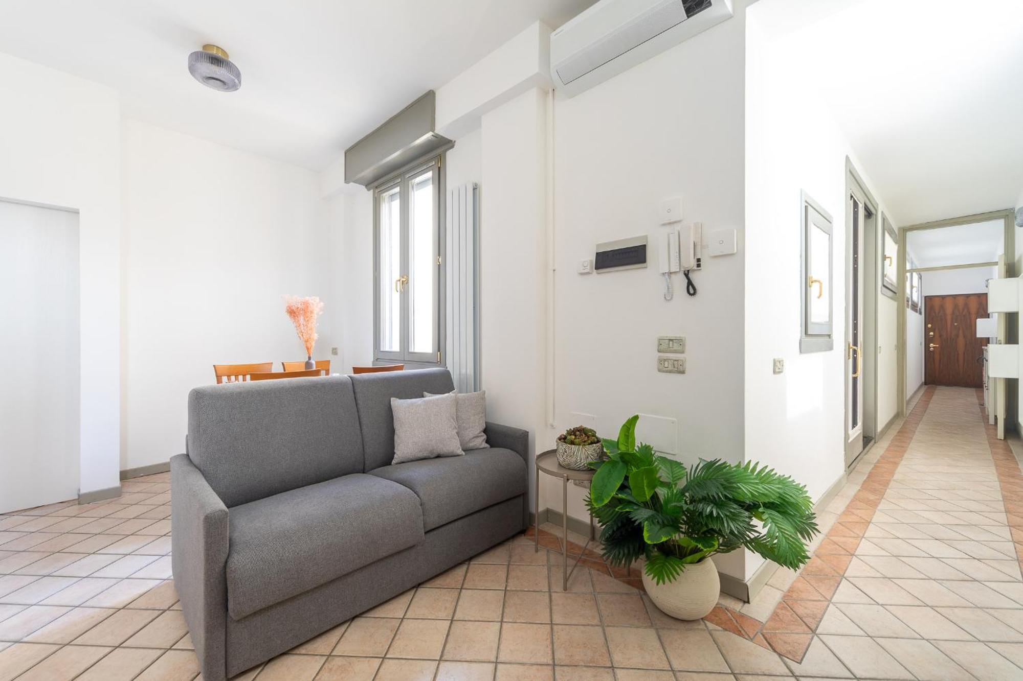 Stunning & 1bdr With Terrace In Cadorna Area By Rentopolis Milano