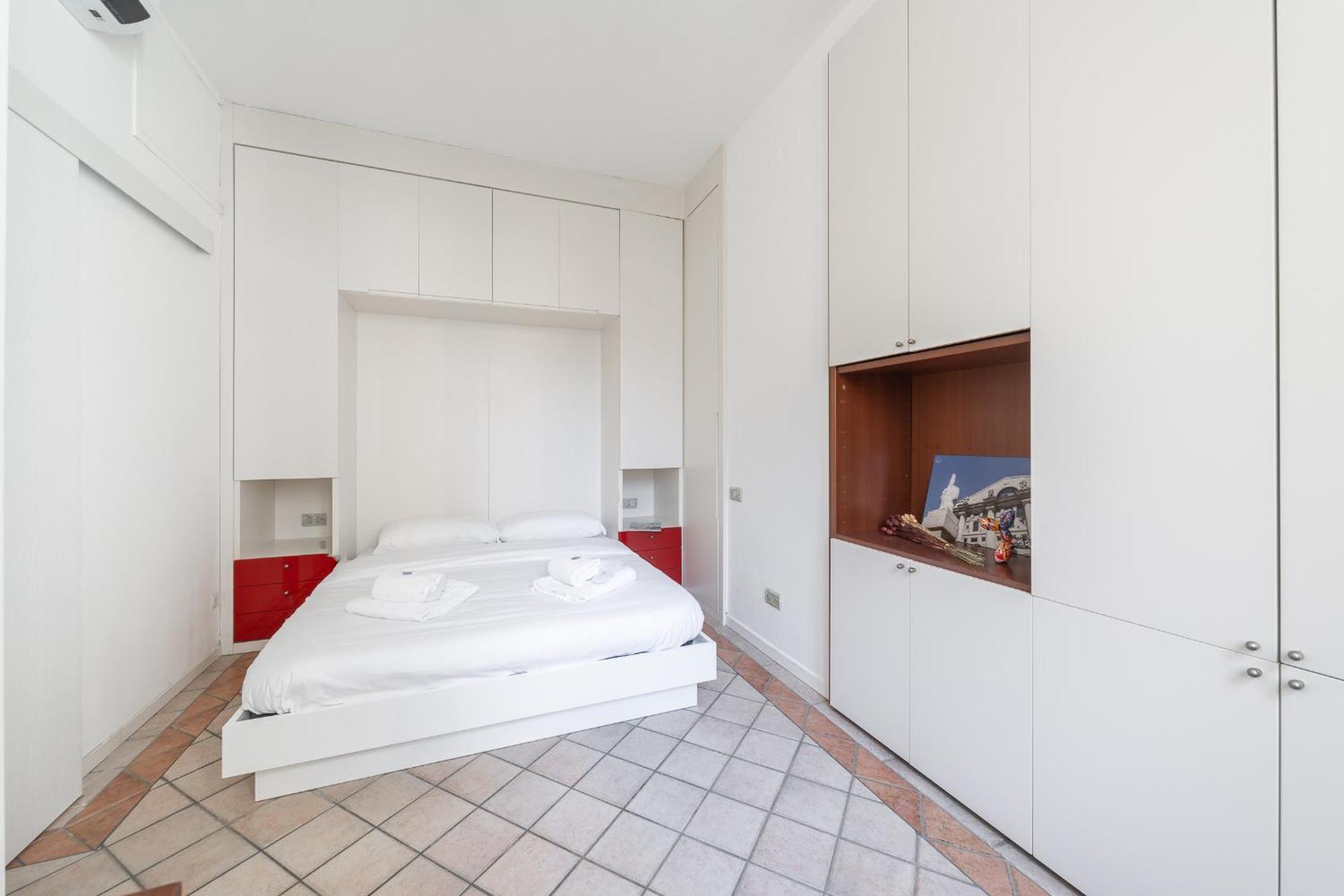 Stunning & 1bdr With Terrace In Cadorna Area By Rentopolis * Milano