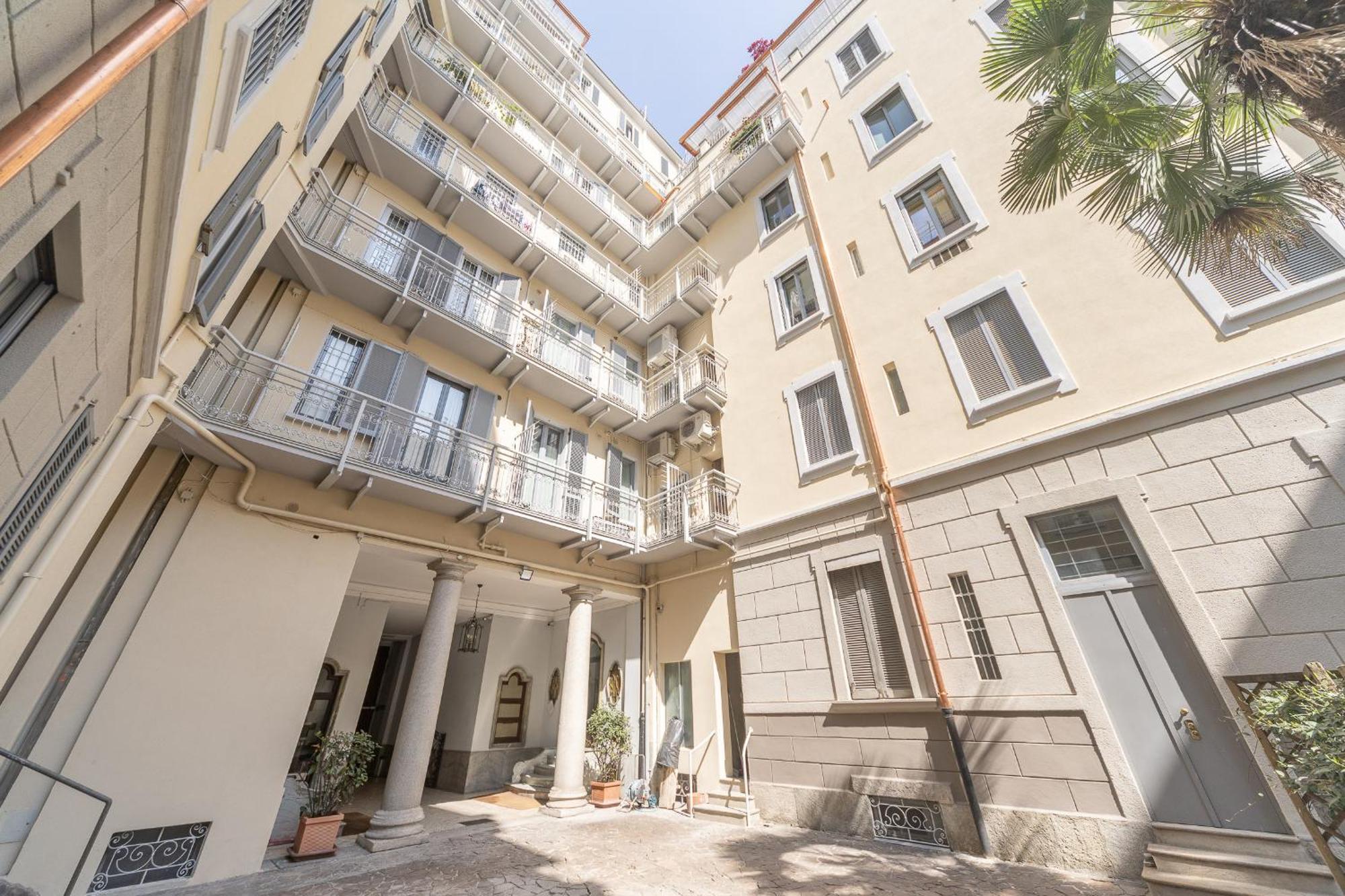 Stunning & 1bdr With Terrace In Cadorna Area By Rentopolis * Milano