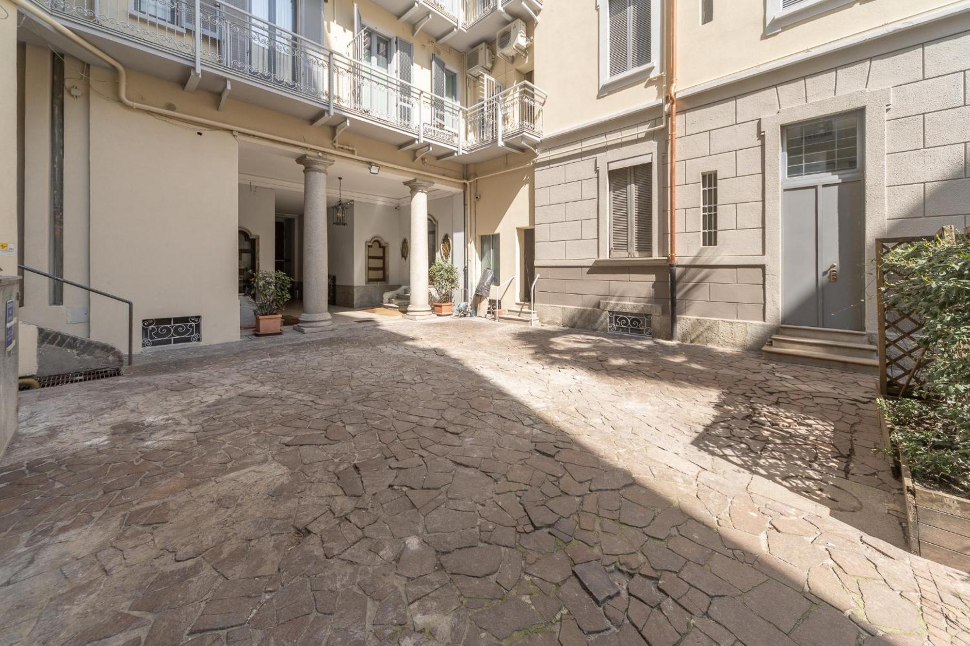 Stunning & 1bdr With Terrace In Cadorna Area By Rentopolis Appartamento *