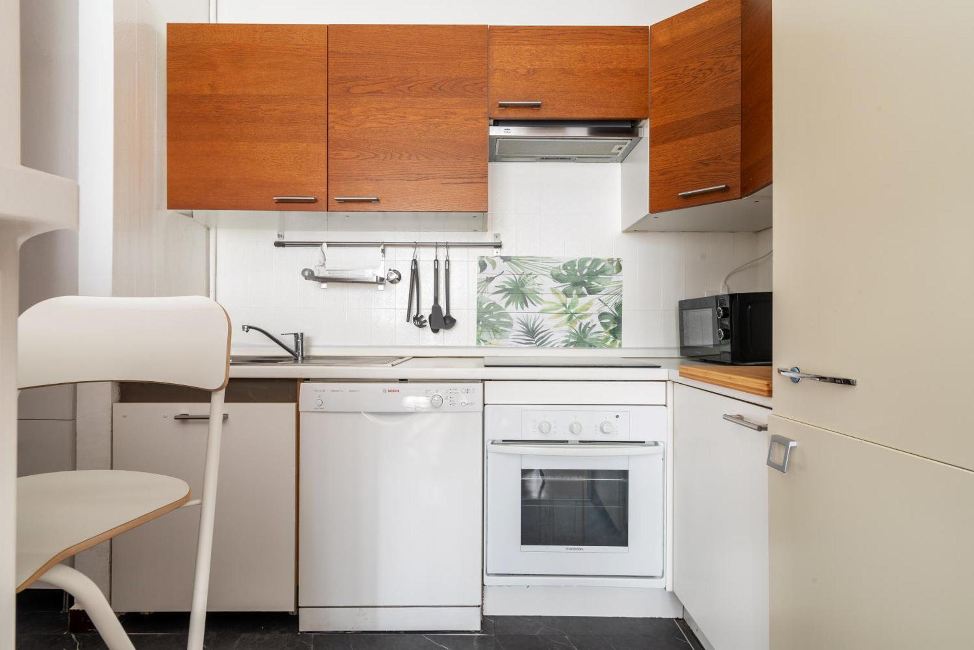 Wonderful Three-room Just Few Minutes Away From Mm Tricolore *