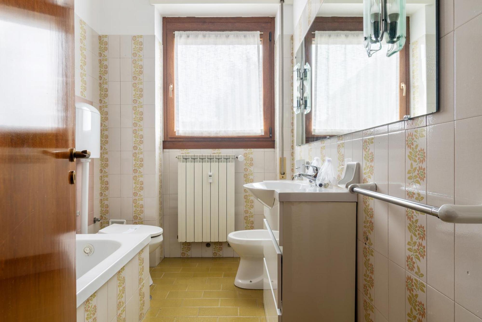 Wonderful Three-room Just Few Minutes Away From Mm Tricolore Apartment