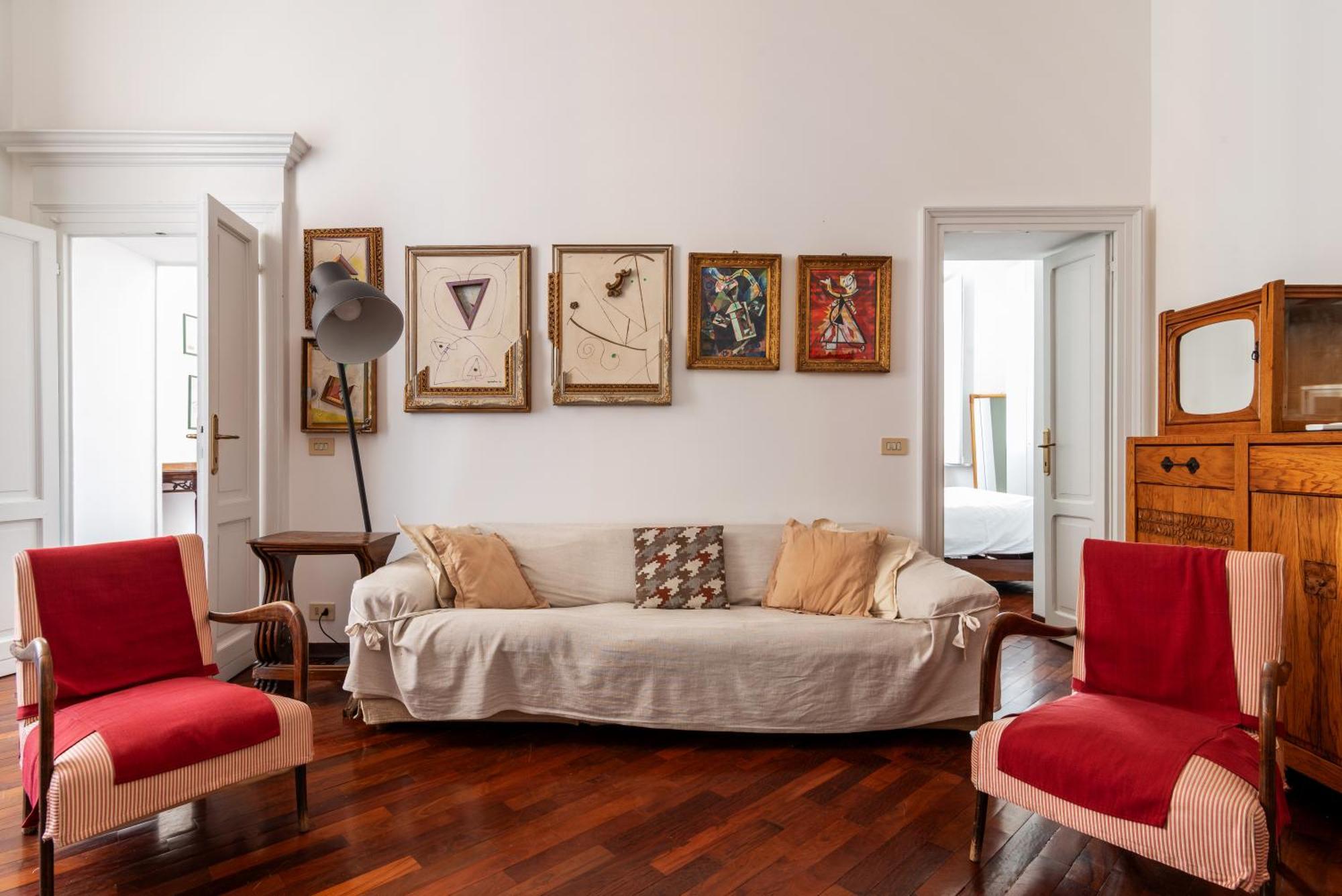 Spacious And Bright Three-room Just Few Steps From The Duomo Appartamento Milano
