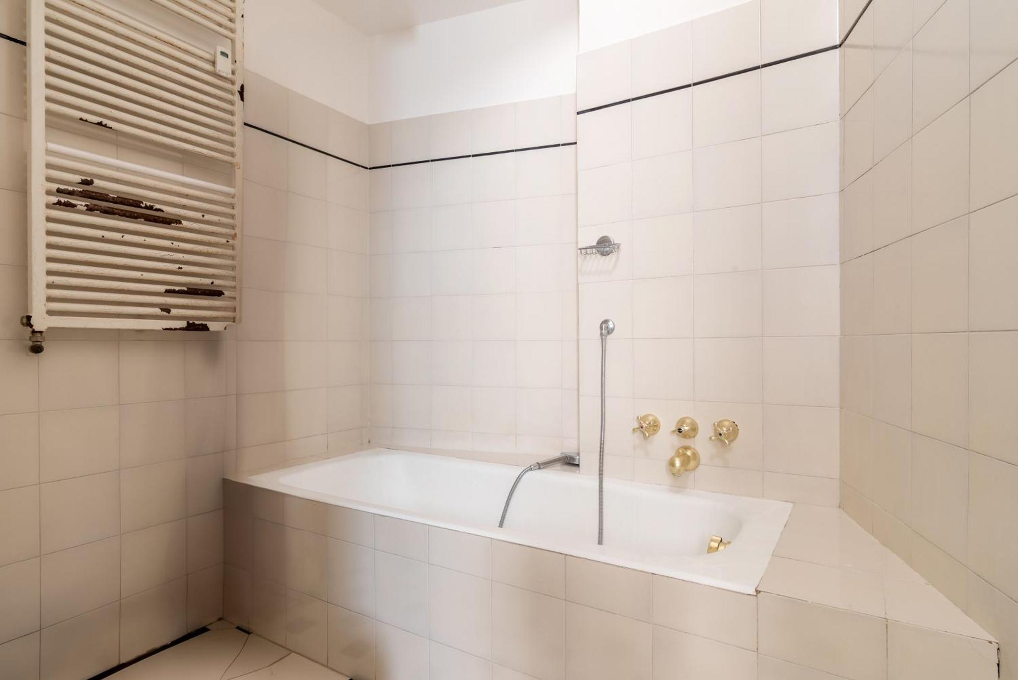Spacious And Bright Three-room Just Few Steps From The Duomo Appartamento Milano