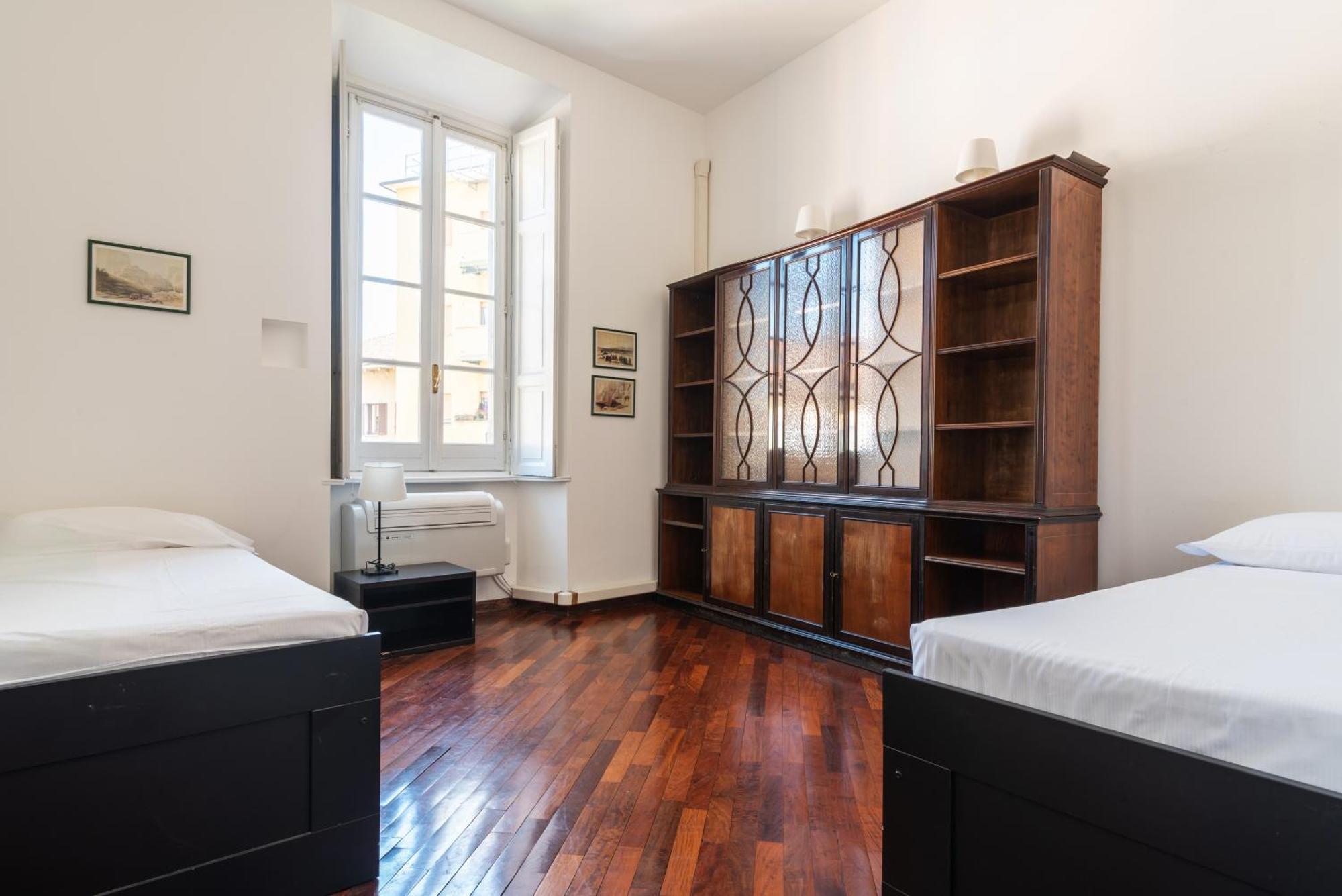 Spacious And Bright Three-room Just Few Steps From The Duomo * Milano