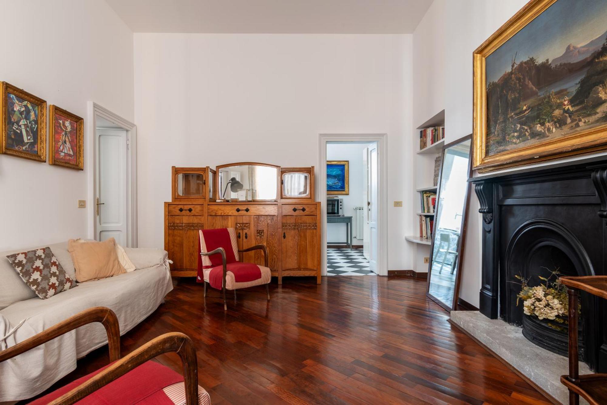 Spacious And Bright Three-room Just Few Steps From The Duomo * Milano