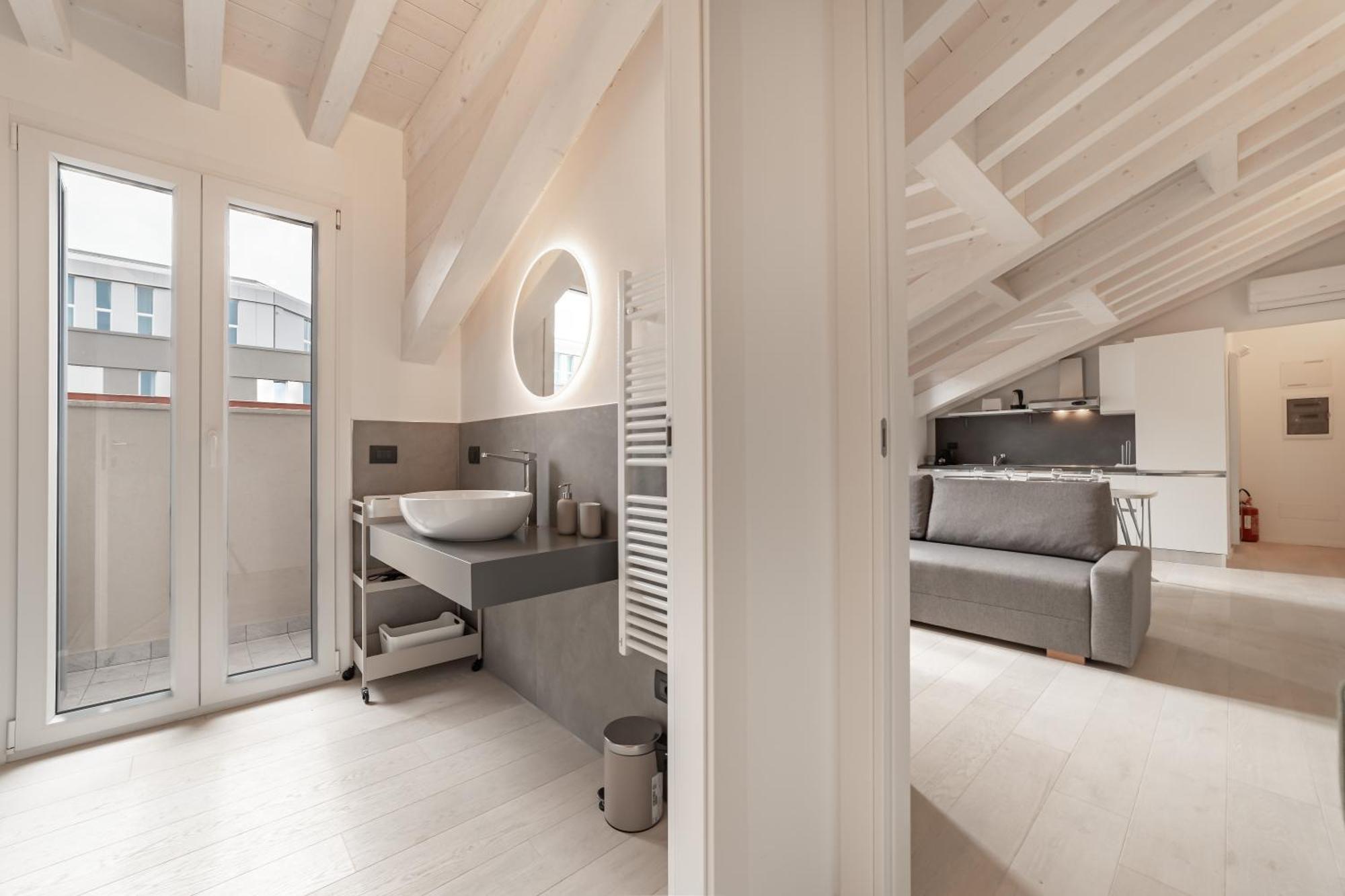 10 Min Walk From Prada, Bocconi And Metro * Milaan