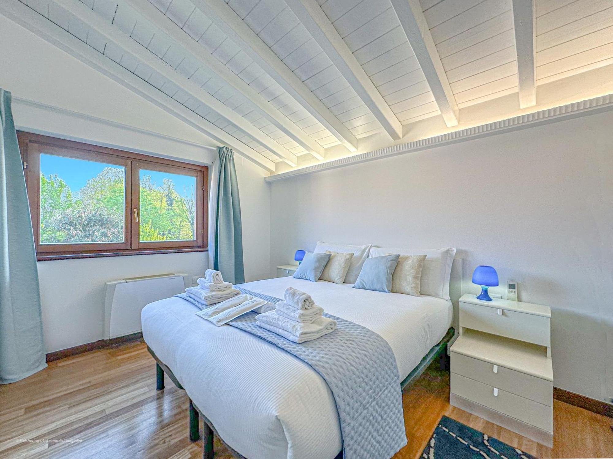 Villa Corelli - Parking And Exclusive Garden *