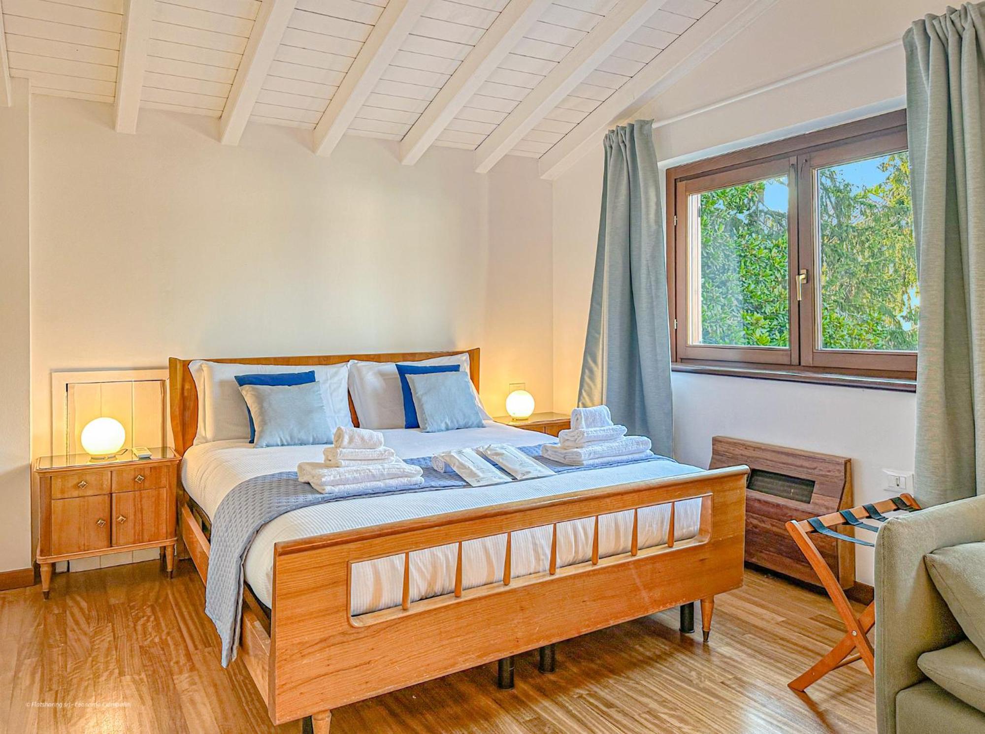Villa Corelli - Parking And Exclusive Garden *