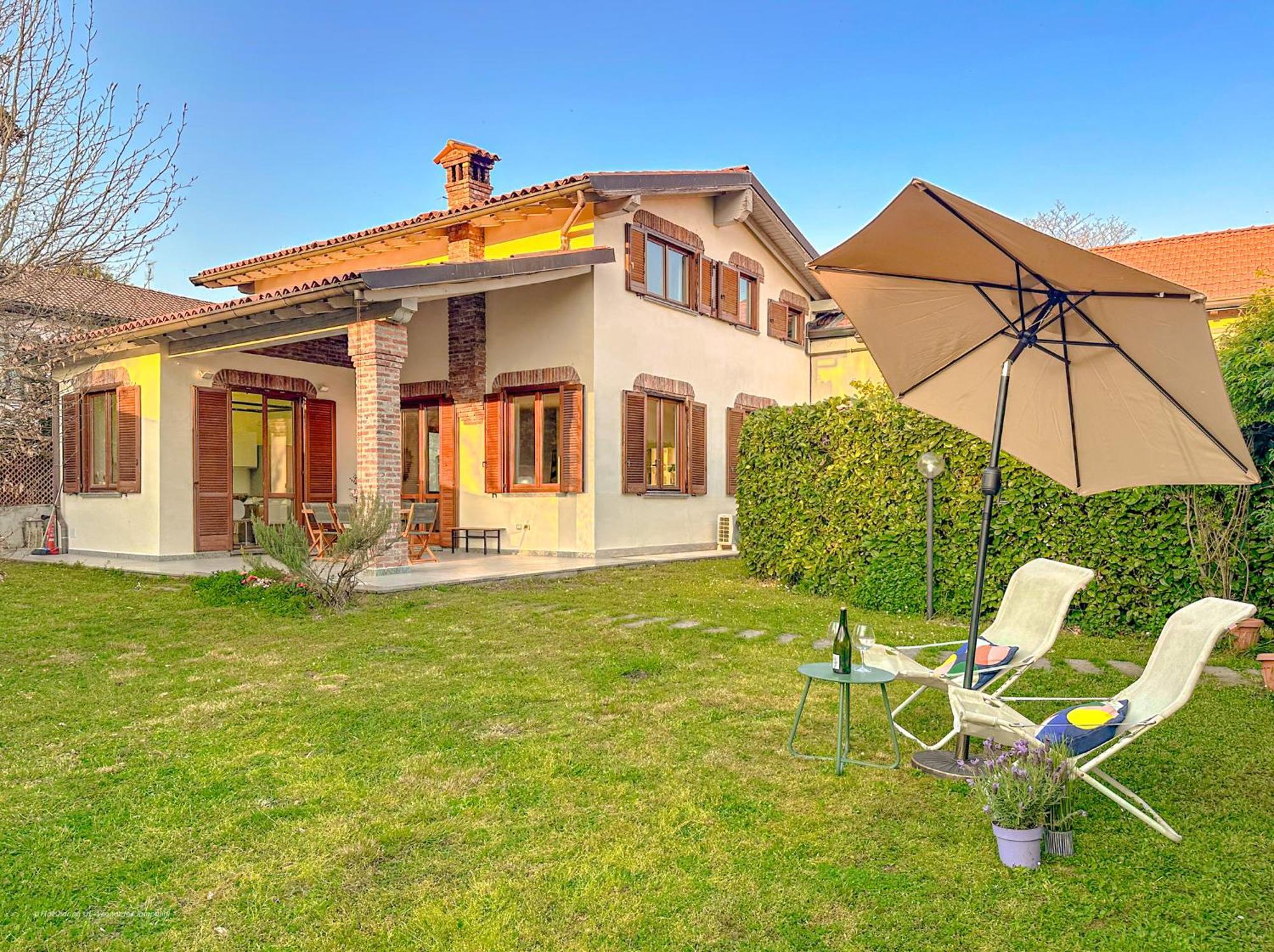 Corelli - Parking And Exclusive Garden Villa