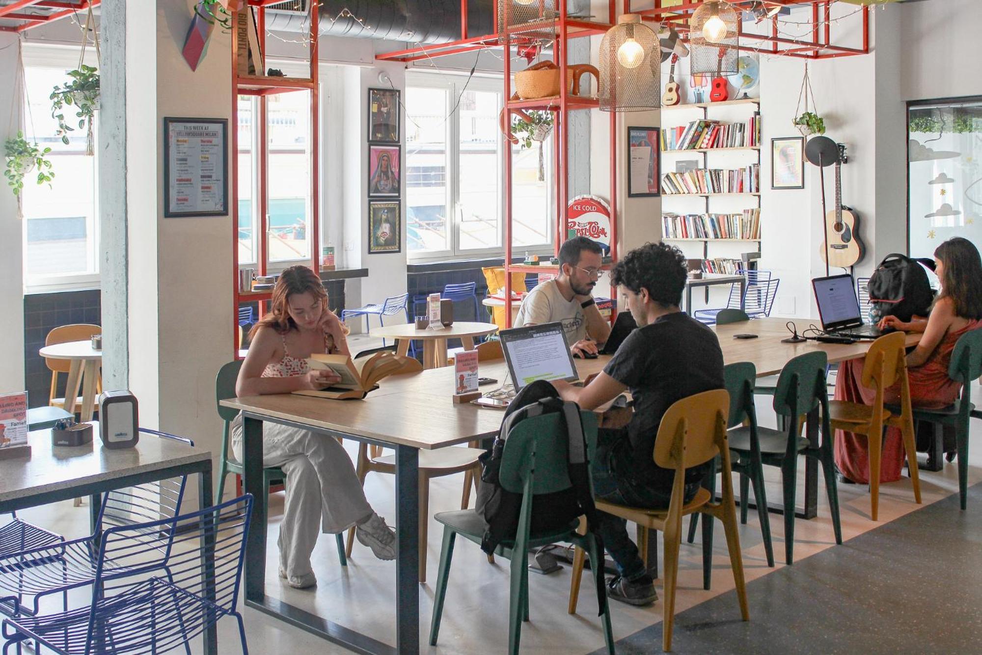 Yellowsquare Hostel
