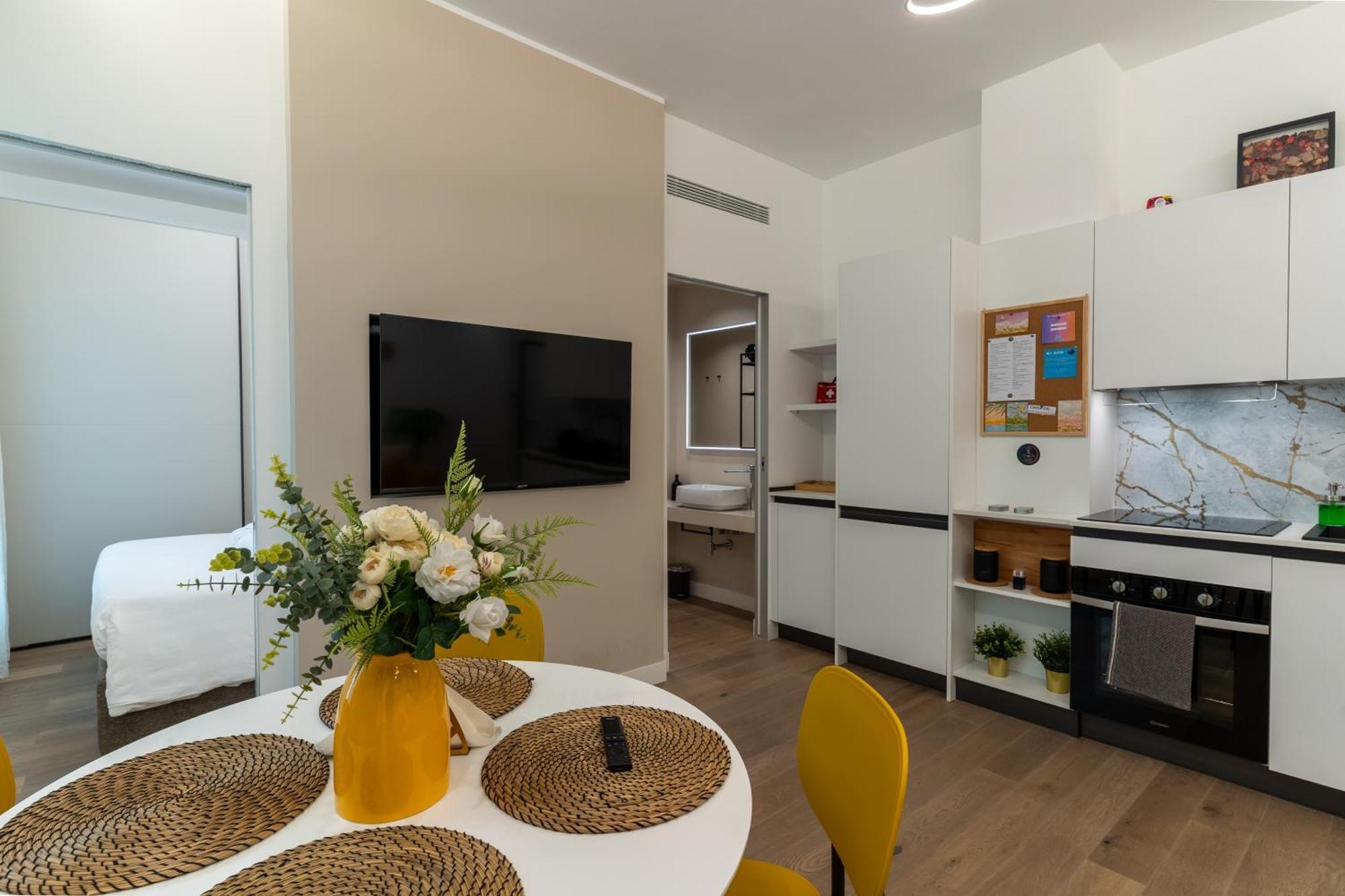 Bilocale Moderno Con Parcheggio E Self Check-in Fiera & Citylife Apartment