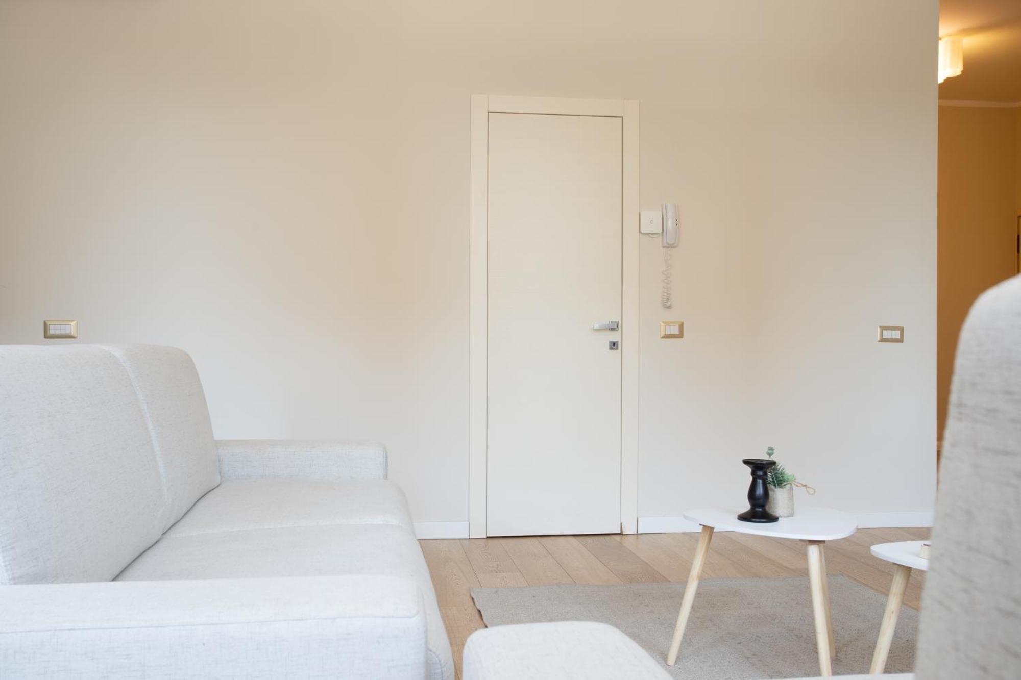 Appartement Exclusive In Station - Duomo 5 In Minutes Milaan