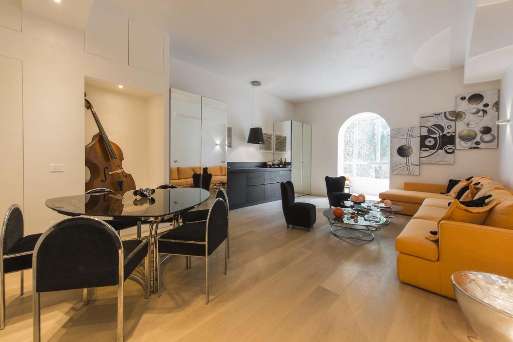 Appartement Bnbutler - Broletto 39 - A Few Steps To The Duomo And La Scala *