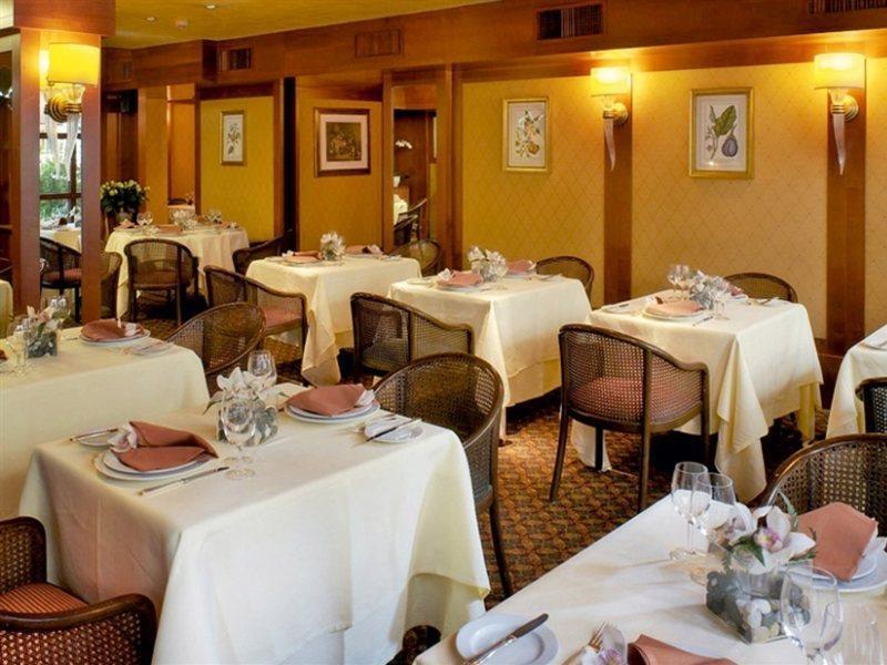 Hotel Sina De La