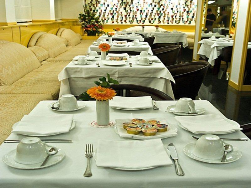 Hotel Qc Porta Romana 4*