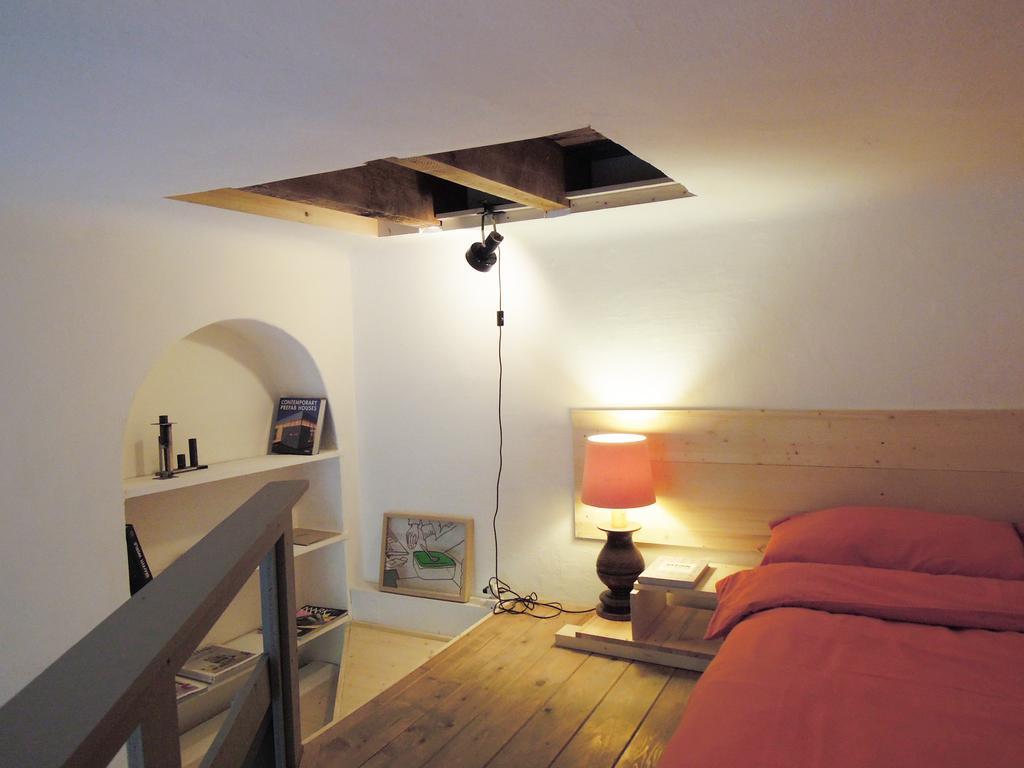 V12 Design Apartment Milan
