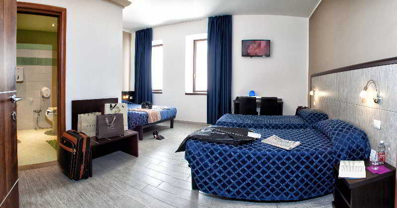 Av Hotell