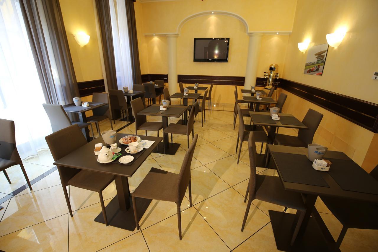 Mokinba Baviera Hotel