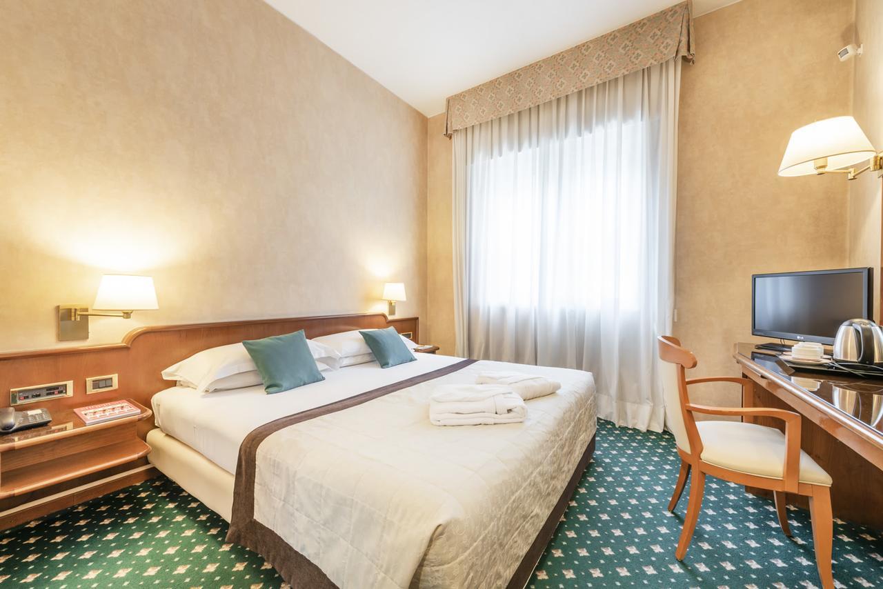 Ascot Hotel 4*