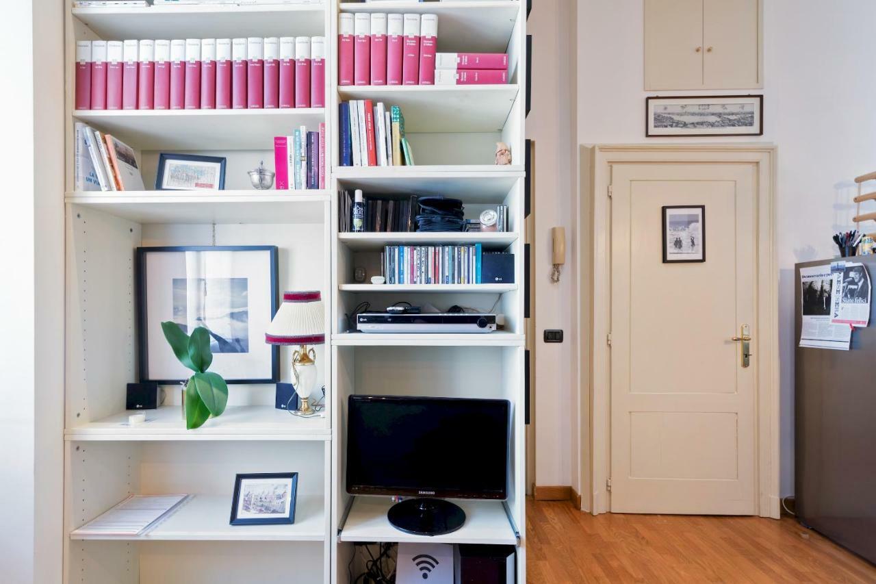Leilighet Altido Warm Flat For 3 In Isola, 10 Min To Centre