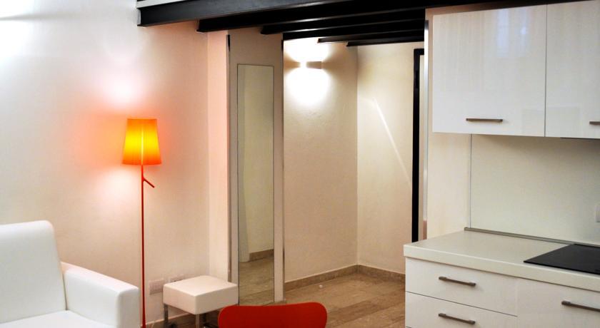 Bb Bocconi Lejlighedshotel