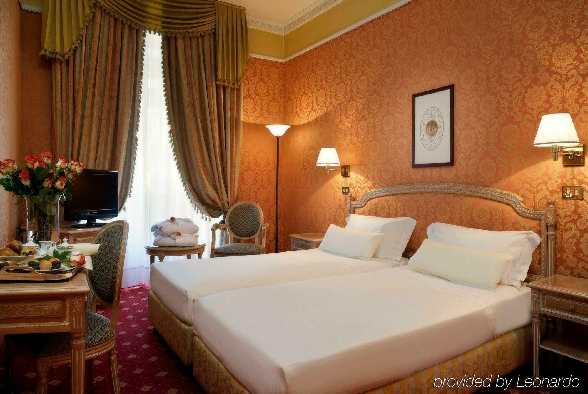 Hotel Sina De La