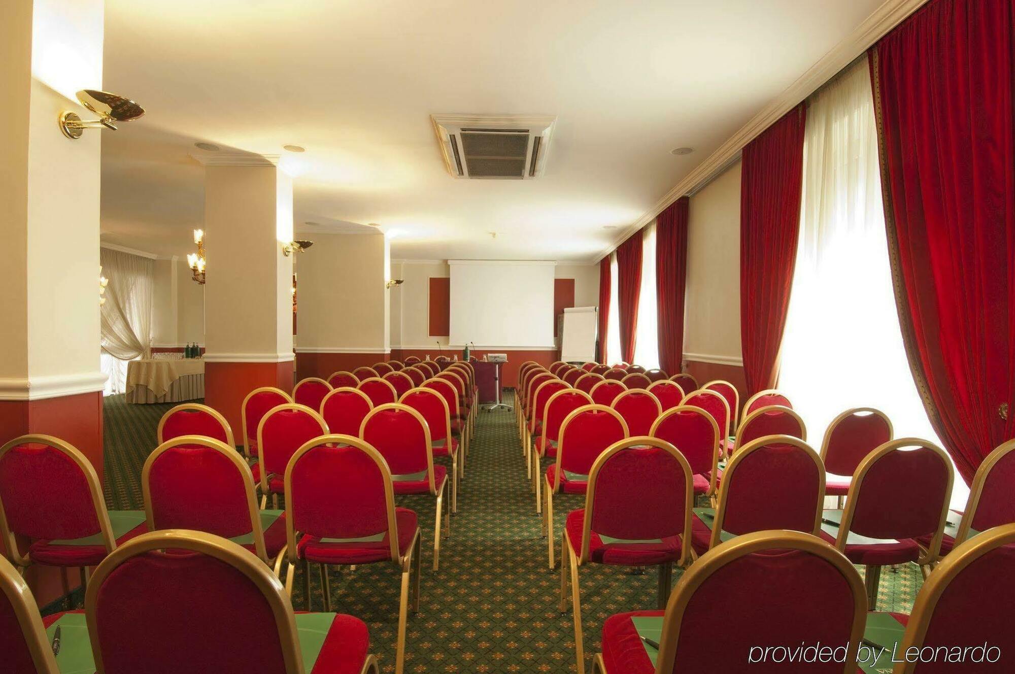 Hotel Sina De La 4*