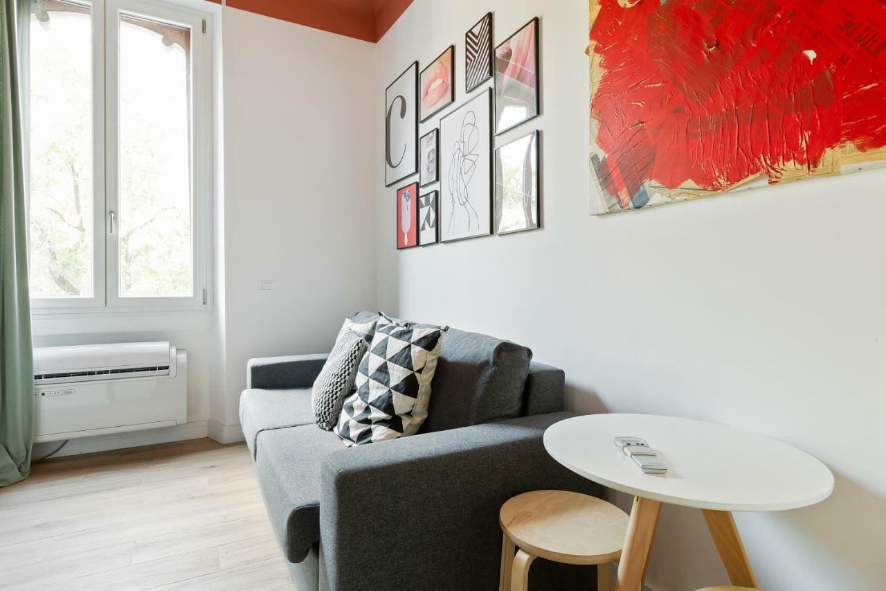 Modern And Cozy In Porta Romana Milano