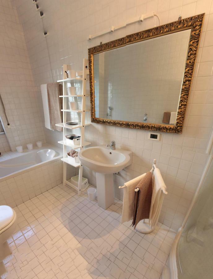 Appartement Luminous Stylish Quiet 150m2, Tre Torri Milaan