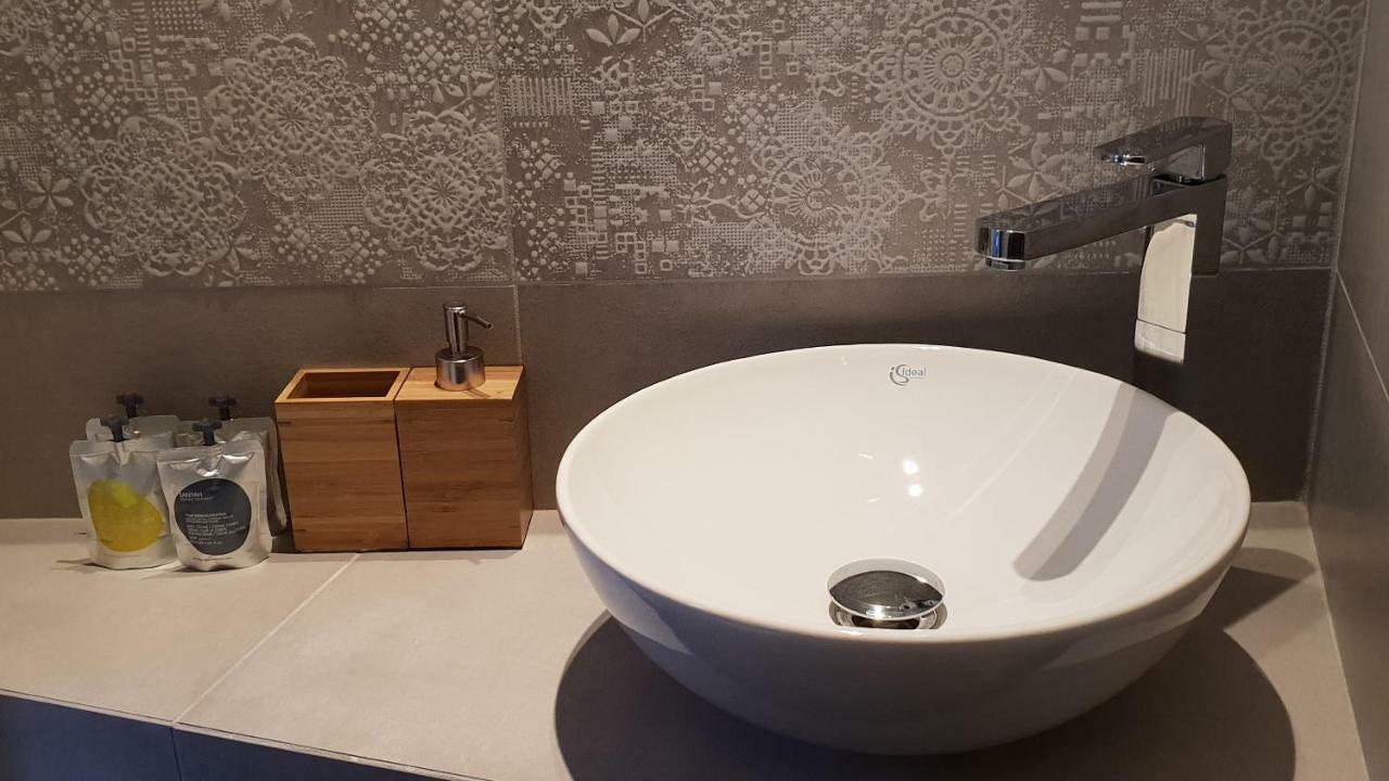 Ai Civici Di - Ripa 49 Apartment
